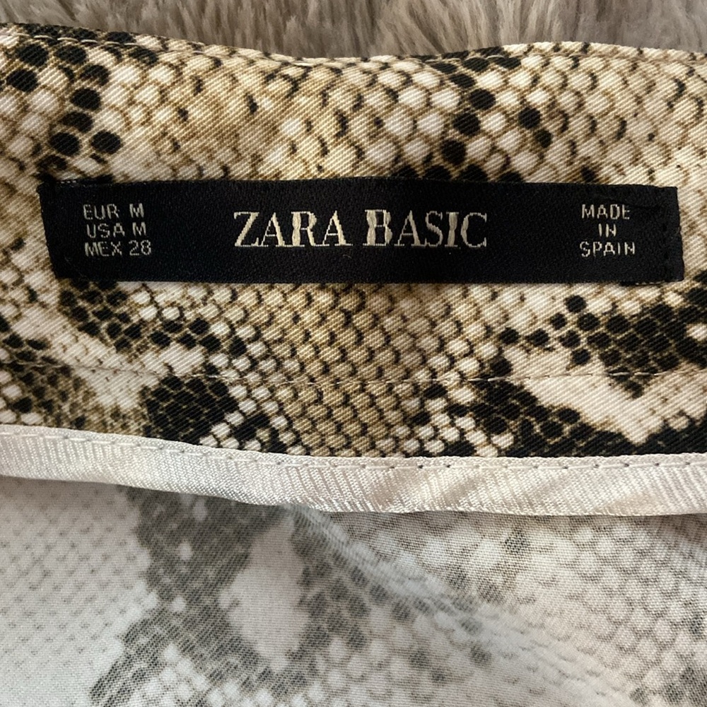 Zara: Snake Pattern Skirt - Picture 3 of 3